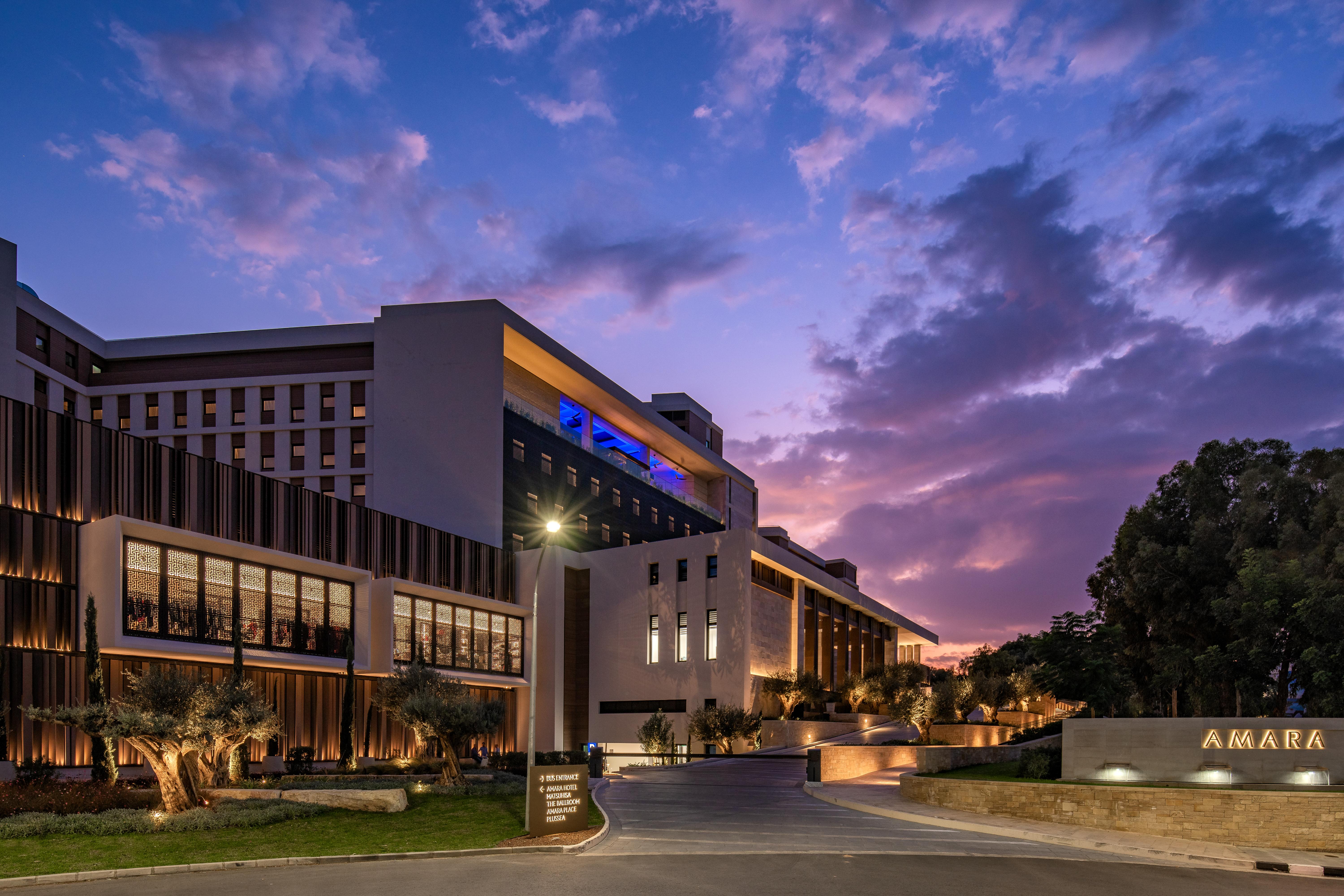 Amara - Sea Your Only View™ Limassol Eksteriør billede The hotel at night